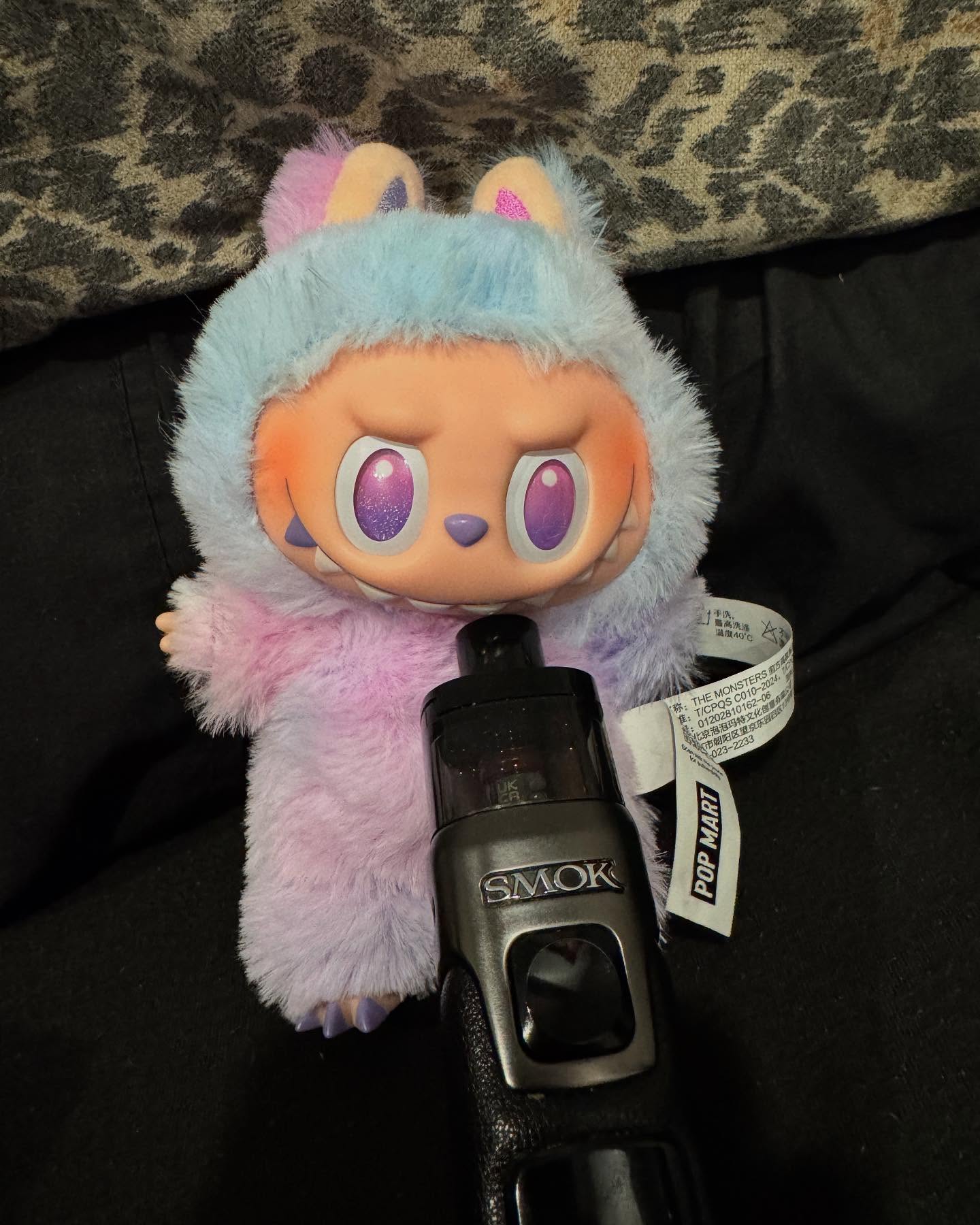 Now she’s on to the vapes….. what do I do with this thing!!?!